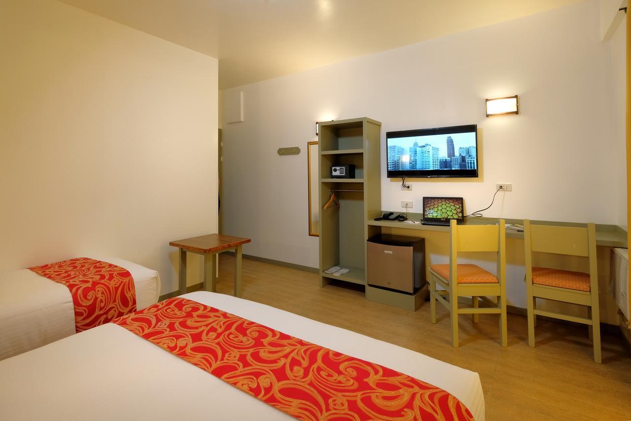 Frankfurter Deluxe Inn Cebu Екстериор снимка