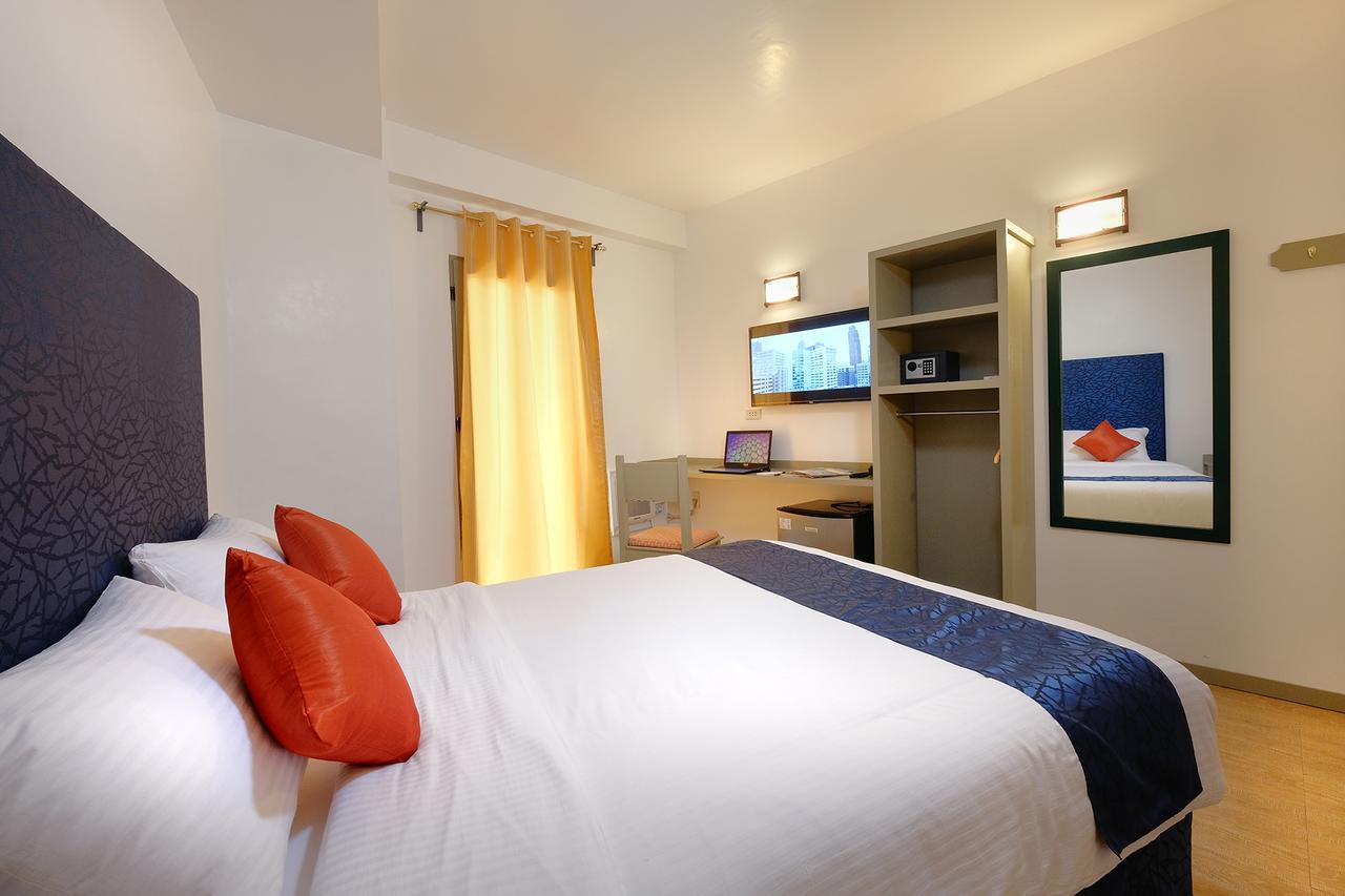 Frankfurter Deluxe Inn Cebu Екстериор снимка