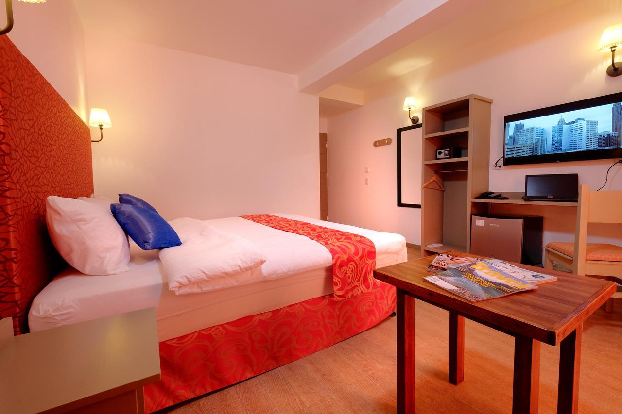 Frankfurter Deluxe Inn Cebu Екстериор снимка