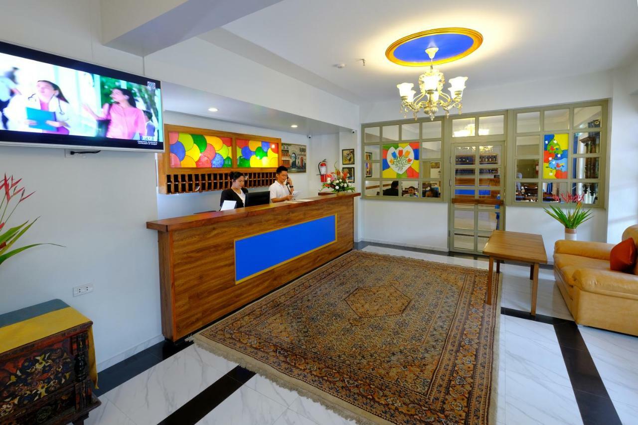 Frankfurter Deluxe Inn Cebu Екстериор снимка